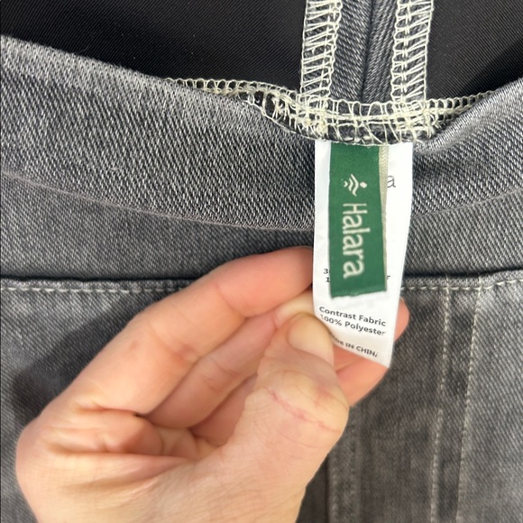 Halara Flex High Waisted Pockets Baggy Wide Leg Jeans size 1X - Picture 3 of 6